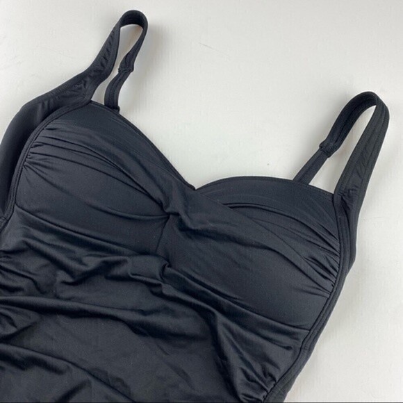 Sea Level Essentials Twist Front Multifit Singlet Swimsuit Top Black Size 6 NWT - Picture 3 of 7